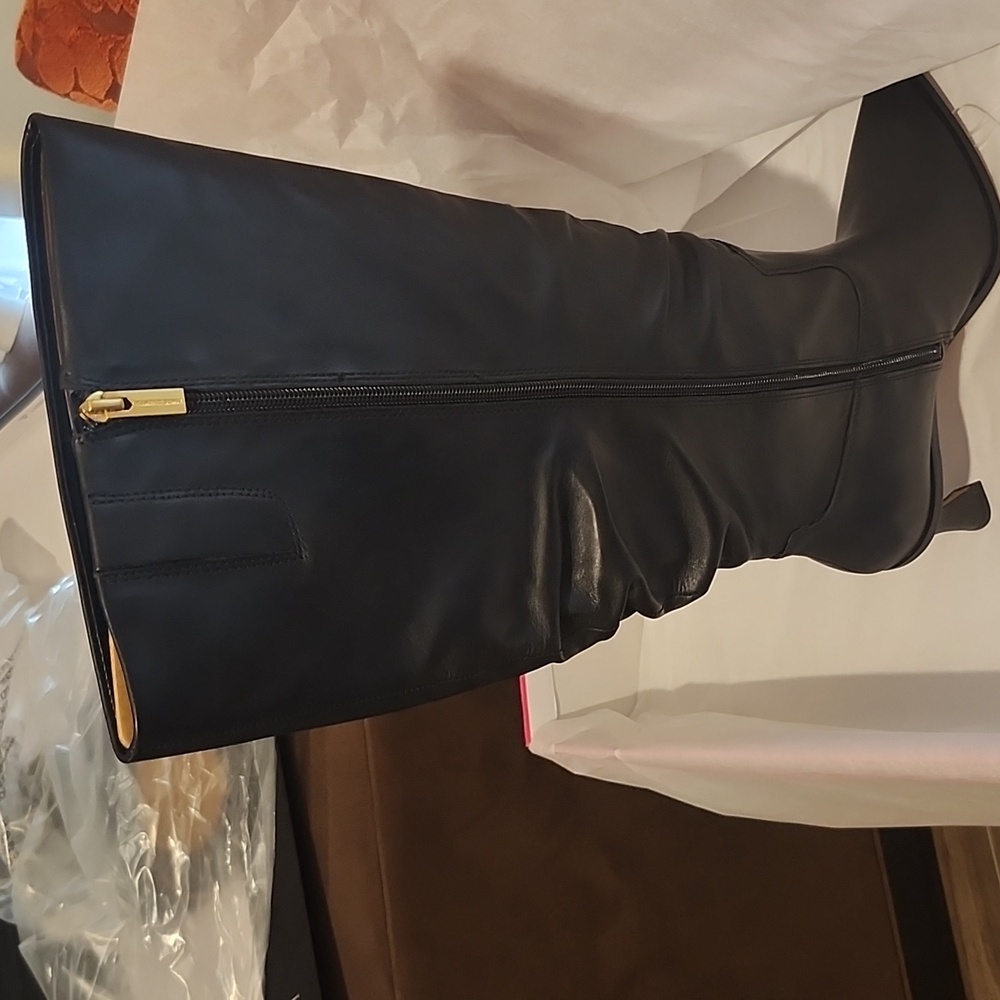 ***BRAND NEW IN BOX 100% Leather** Vince Camuto Black Slouchy Heeled Boots - Picture 10 of 11
